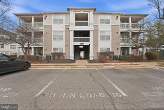 8103 LACY DR #203, Manassas, VA 20109