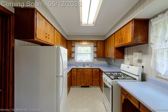 35382 Eldon Drive, Rockwood, MI 48173