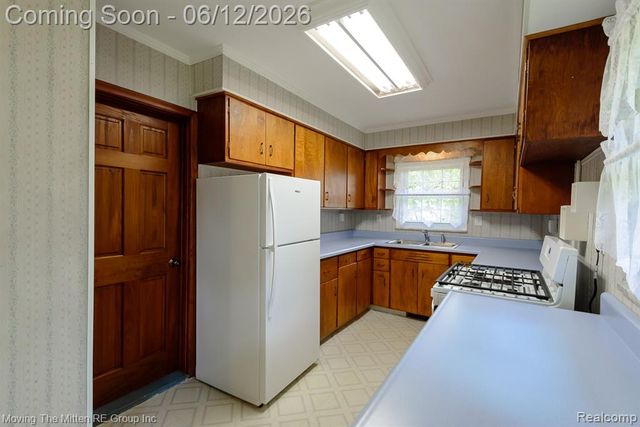 35382 Eldon Drive, Rockwood, MI 48173