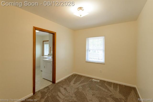 35382 Eldon Drive, Rockwood, MI 48173