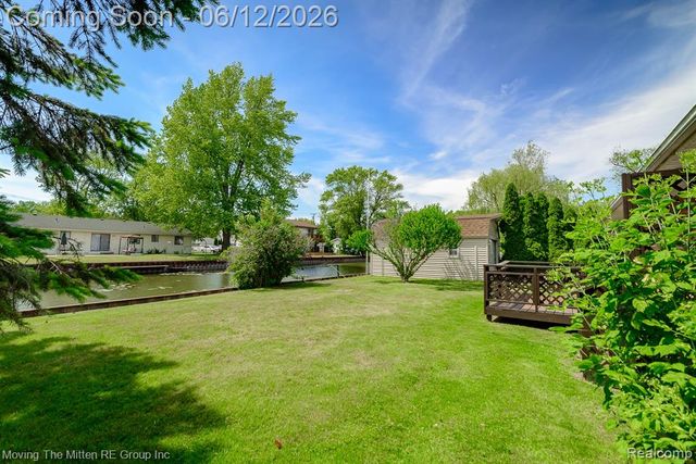 35382 Eldon Drive, Rockwood, MI 48173