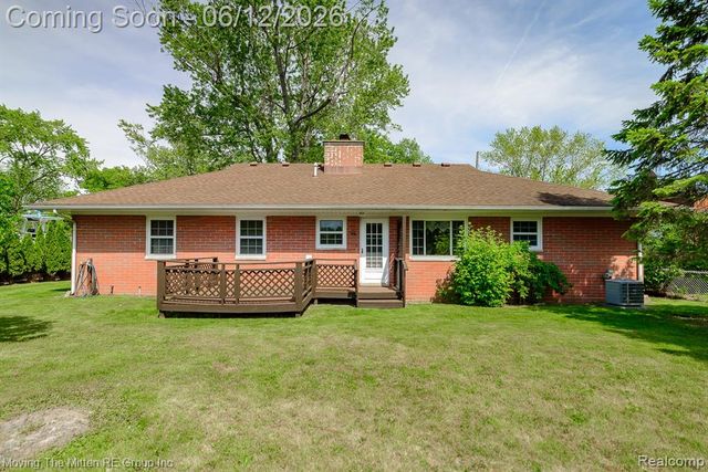 35382 Eldon Drive, Rockwood, MI 48173