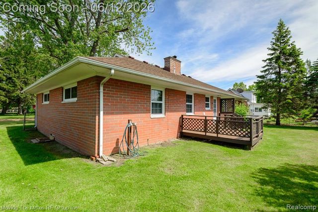 35382 Eldon Drive, Rockwood, MI 48173