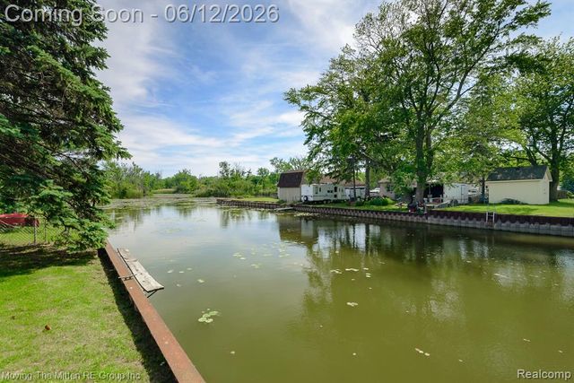 35382 Eldon Drive, Rockwood, MI 48173