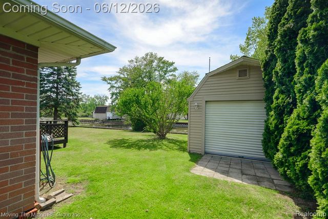 35382 Eldon Drive, Rockwood, MI 48173