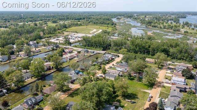 35382 Eldon Drive, Rockwood, MI 48173