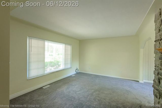35382 Eldon Drive, Rockwood, MI 48173