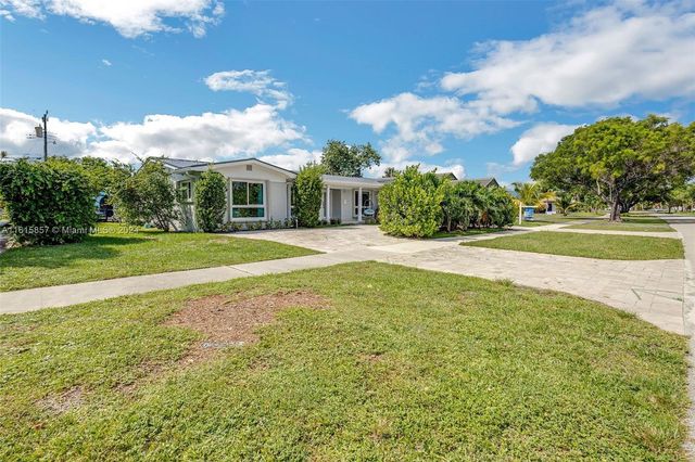 633 N Crescent Dr, Hollywood, FL 33021