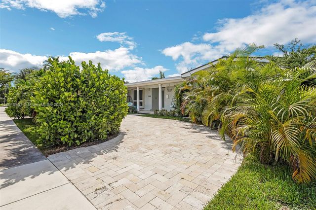 633 N Crescent Dr, Hollywood, FL 33021