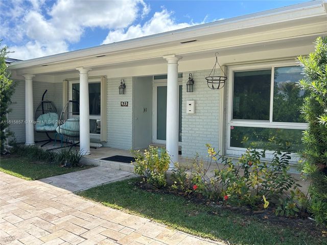 633 N Crescent Dr, Hollywood, FL 33021