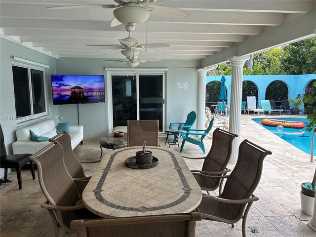 633 N Crescent Dr, Hollywood, FL 33021