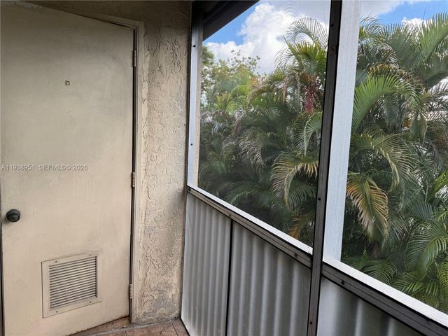 5580 Lakeside Dr 205, Margate, FL 33063