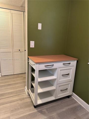 5580 Lakeside Dr 205, Margate, FL 33063