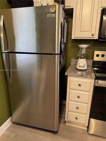 5580 Lakeside Dr 205, Margate, FL 33063