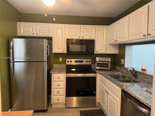 5580 Lakeside Dr 205, Margate, FL 33063