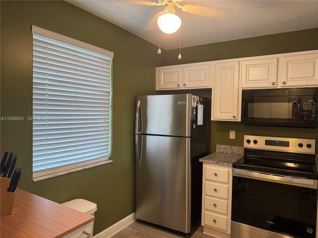 5580 Lakeside Dr 205, Margate, FL 33063