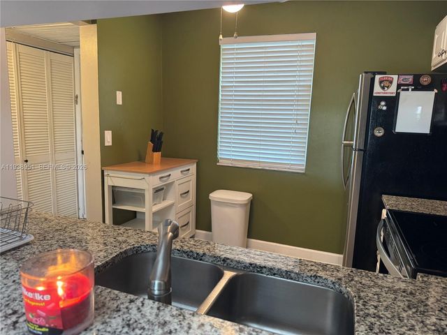 5580 Lakeside Dr 205, Margate, FL 33063