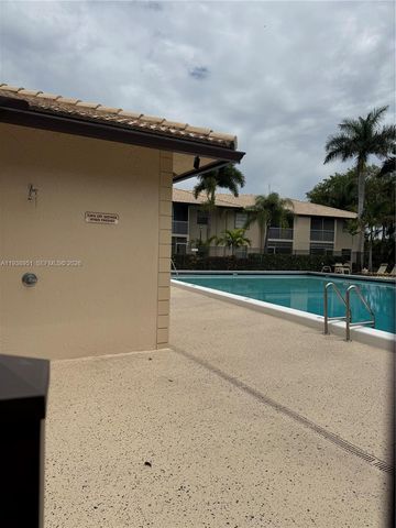 5580 Lakeside Dr 205, Margate, FL 33063