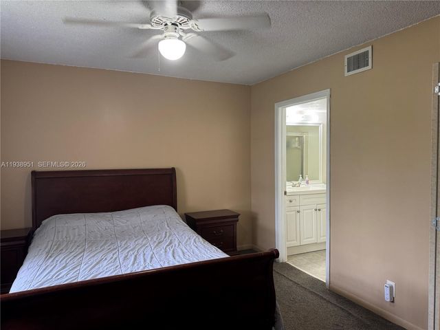 5580 Lakeside Dr 205, Margate, FL 33063