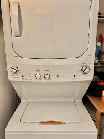 5580 Lakeside Dr 205, Margate, FL 33063