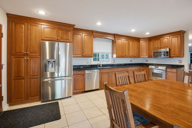 736 Deborah Avenue, Elgin, IL 60123