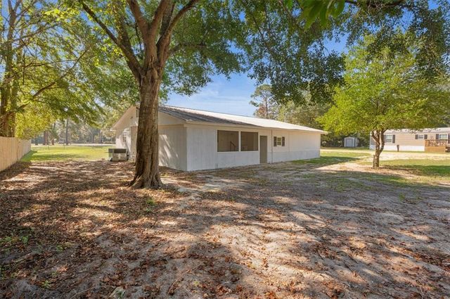 24 Sangster Road, Jesup, GA 31545