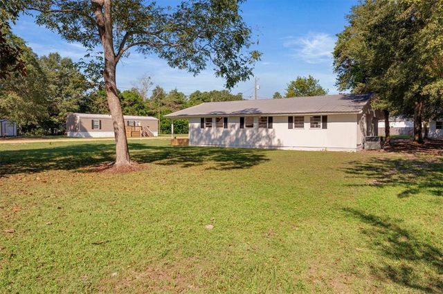 24 Sangster Road, Jesup, GA 31545