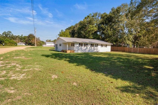 24 Sangster Road, Jesup, GA 31545