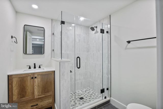 165 EAST ST NE, Vienna, VA 22180