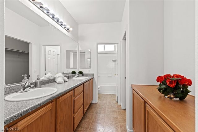 1137 Village Crossing Lane, Las Vegas, NV 89183