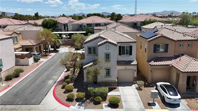1137 Village Crossing Lane, Las Vegas, NV 89183