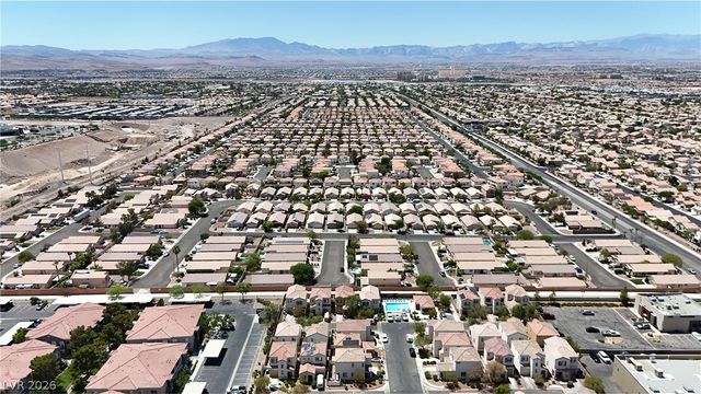 1137 Village Crossing Lane, Las Vegas, NV 89183