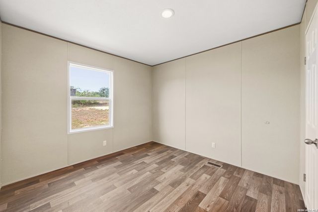 95 County Road 403, Floresville, TX 78114