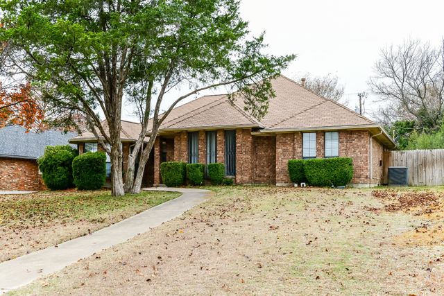 117 S Beltwoods Drive, Desoto, TX 75115