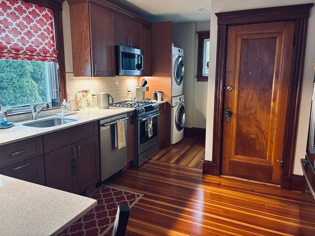 103 Hewlett St 2, Boston, MA 02131