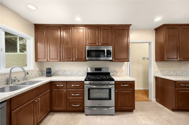 2902 Del Amo Blvd, Lakewood, CA 90712