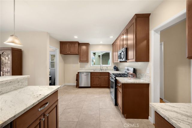 2902 Del Amo Blvd, Lakewood, CA 90712