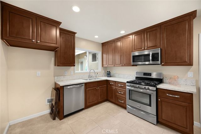 2902 Del Amo Blvd, Lakewood, CA 90712