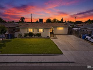 1301 Antonia Way, Bakersfield, CA 93304