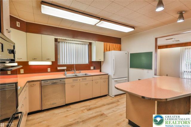 1220 South Lumber Street, Allentown City, PA 18103