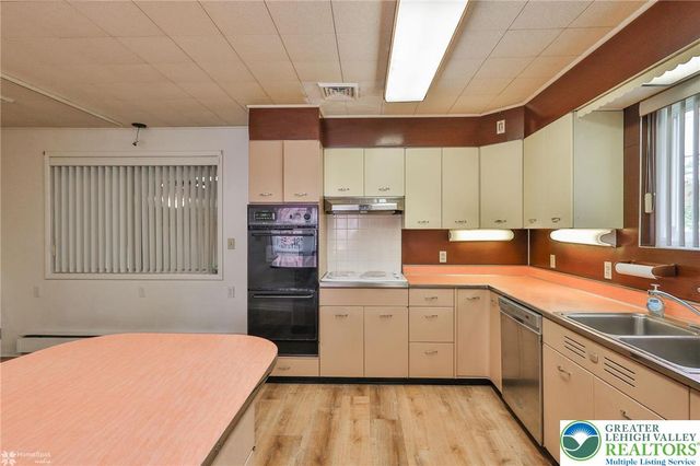 1220 South Lumber Street, Allentown City, PA 18103
