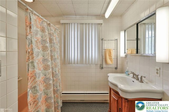 1220 South Lumber Street, Allentown City, PA 18103
