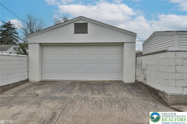 1220 South Lumber Street, Allentown City, PA 18103