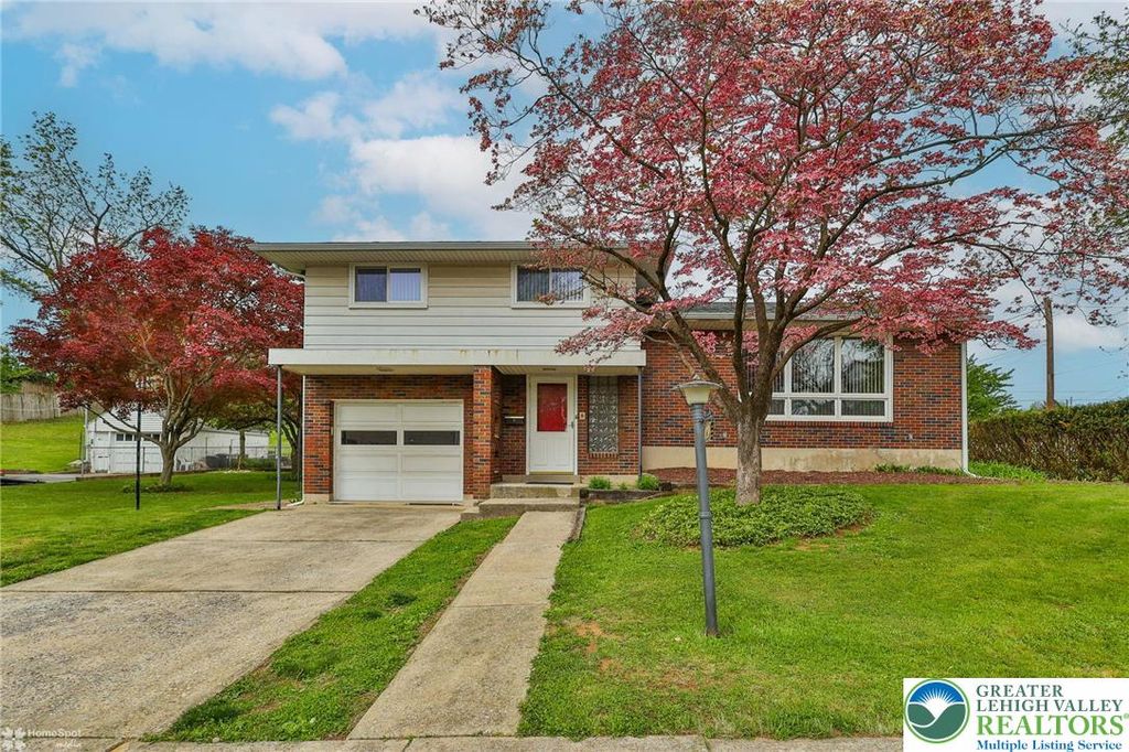 1220 South Lumber Street, Allentown City, PA 18103