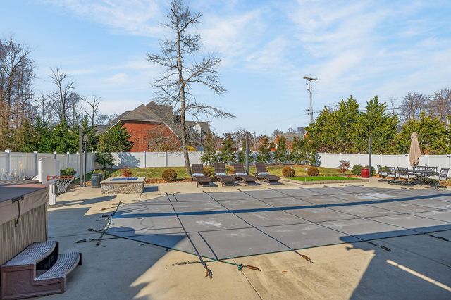 360 Avey Cir, Cookeville, TN 38506