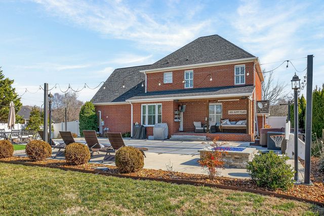360 Avey Cir, Cookeville, TN 38506
