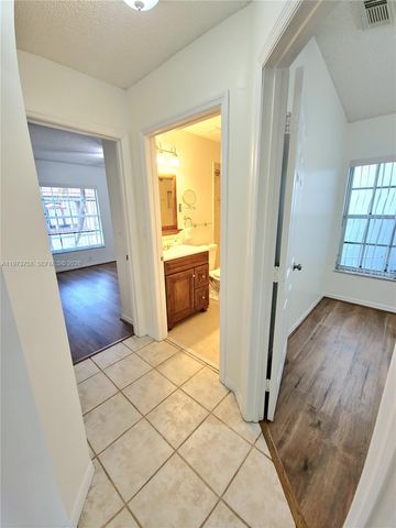 16254 SW 100th Ter, Miami, FL 33196