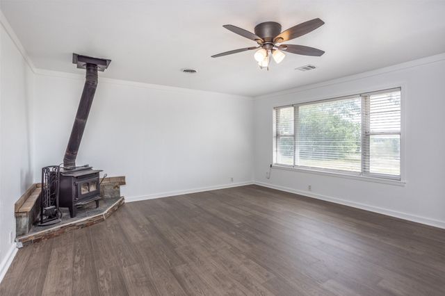 65 Kirby Street, Callisburg, TX 76240