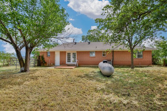 65 Kirby Street, Callisburg, TX 76240