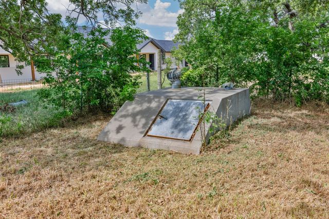 65 Kirby Street, Callisburg, TX 76240